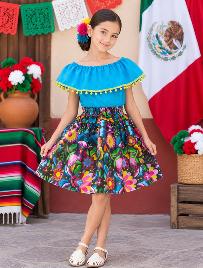 SET PATRIO TUTU CON BLUSA CAMPESINA AZUL POMPON AMARILLO FALDA CORTA NEGRO FLORES