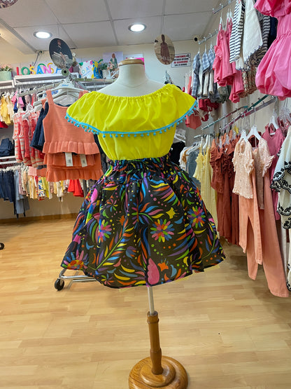 SET PATRIO TUTU CON BLUSA CAMPESINA NEON CON POMPON AZUL, FALDA CORTA FLORES