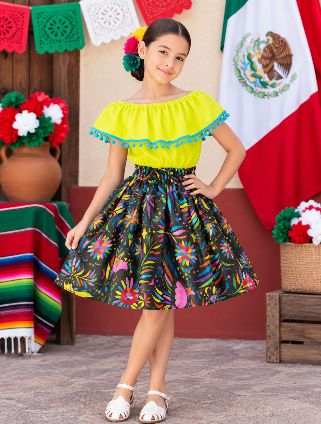 SET PATRIO TUTU CON BLUSA CAMPESINA NEON CON POMPON AZUL, FALDA CORTA FLORES