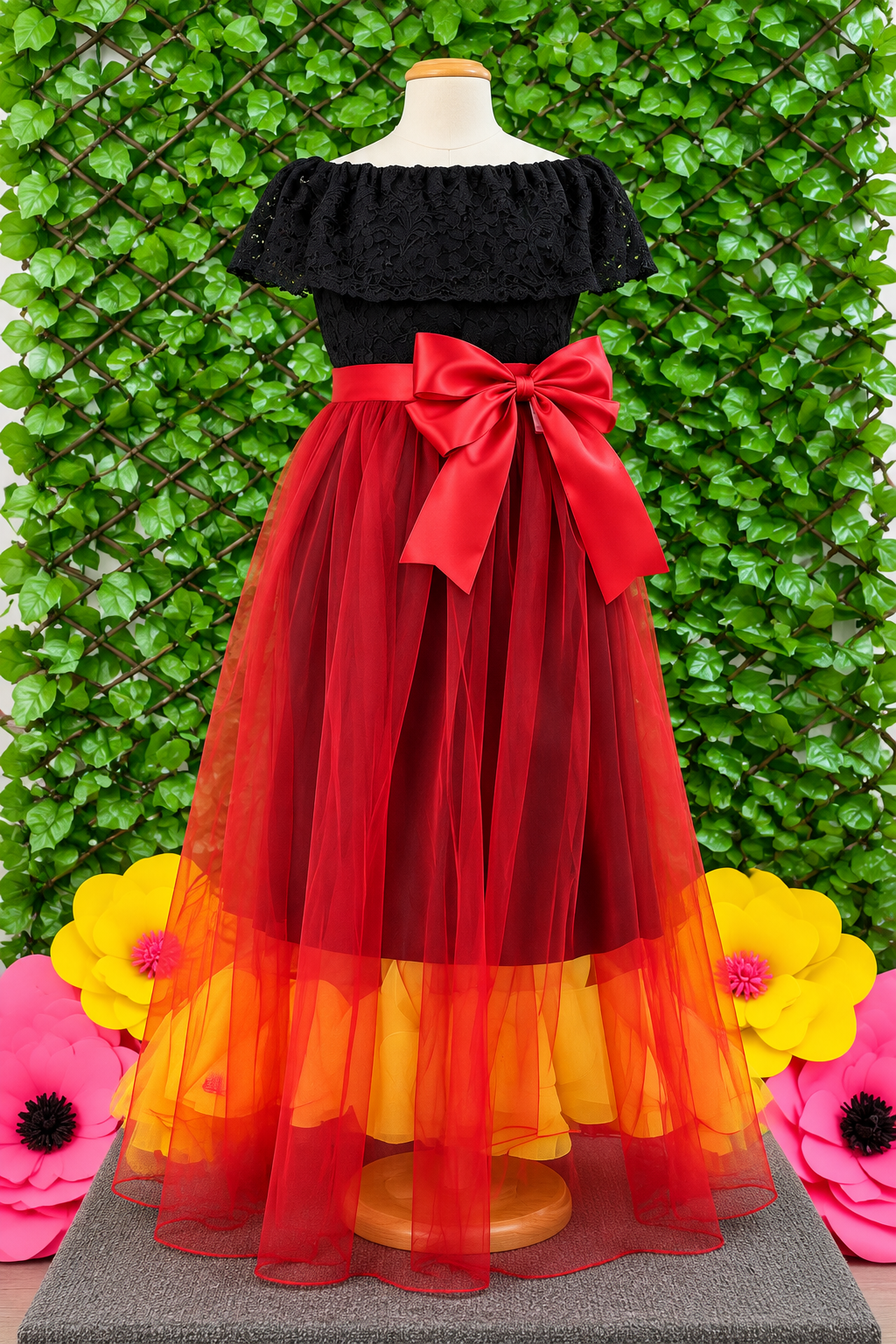 SET CATRINA BLUSAOLAN DE ENCAJE NEGRO Y FALDA TUL ROJO