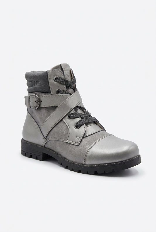 Botin grafito cordones y suela negra, mayoral