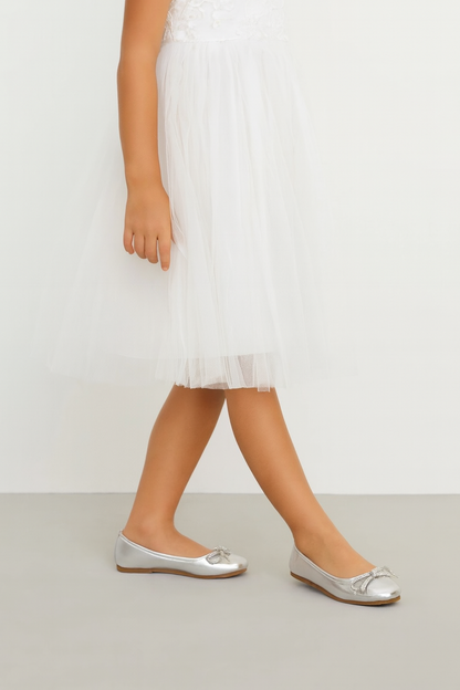 zapato flat plata con moño piedras