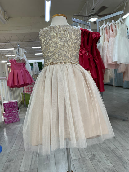 Vestido Mocha talle Brocado cinto cristales