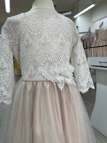 Vestido manga 3/4 color blush falda tul blusa encaje