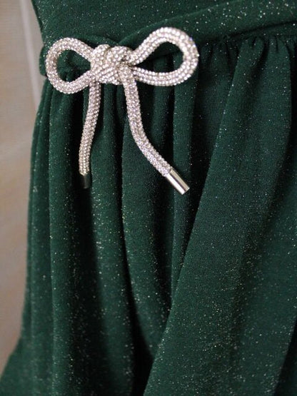 vestido verde con destellos metálicos