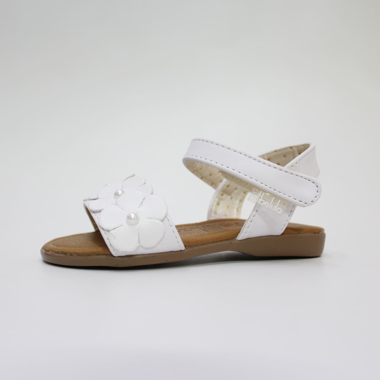 huarache color blanco con flores perla calada