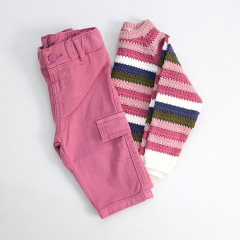 set jersey tipo bordado con pantalón cargo rosa