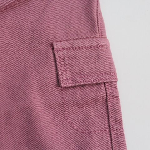 set jersey tipo bordado con pantalón cargo rosa