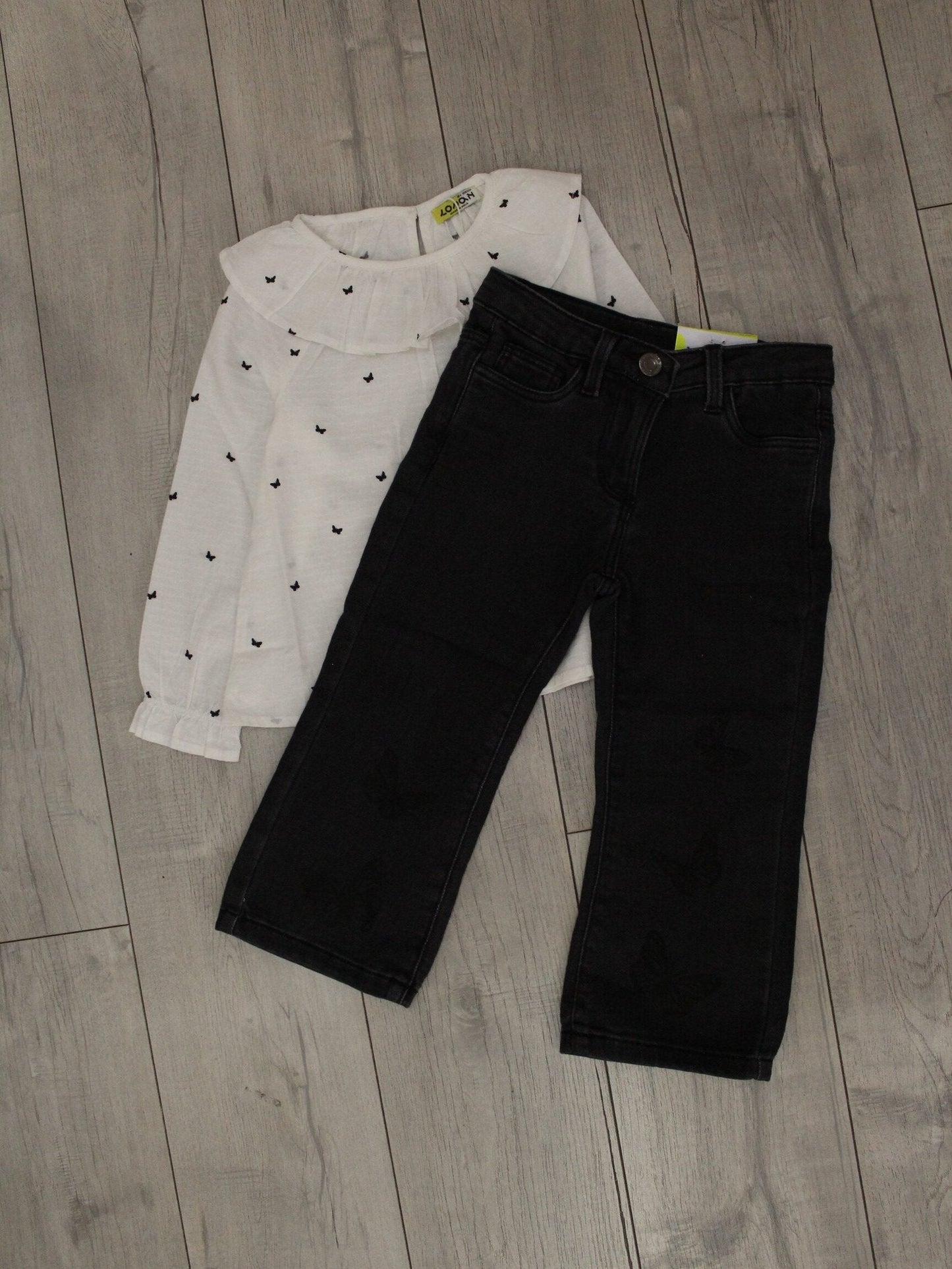 set falda blusa dobby con pantalón campanas black denim
