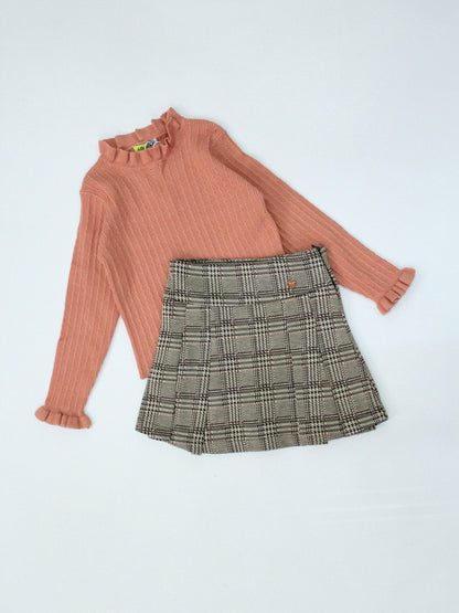 set falda a cuadros con blusa cuello ruffle