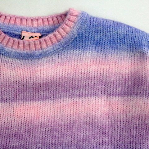 suéter a rayas, tejido tonos morados y rosas