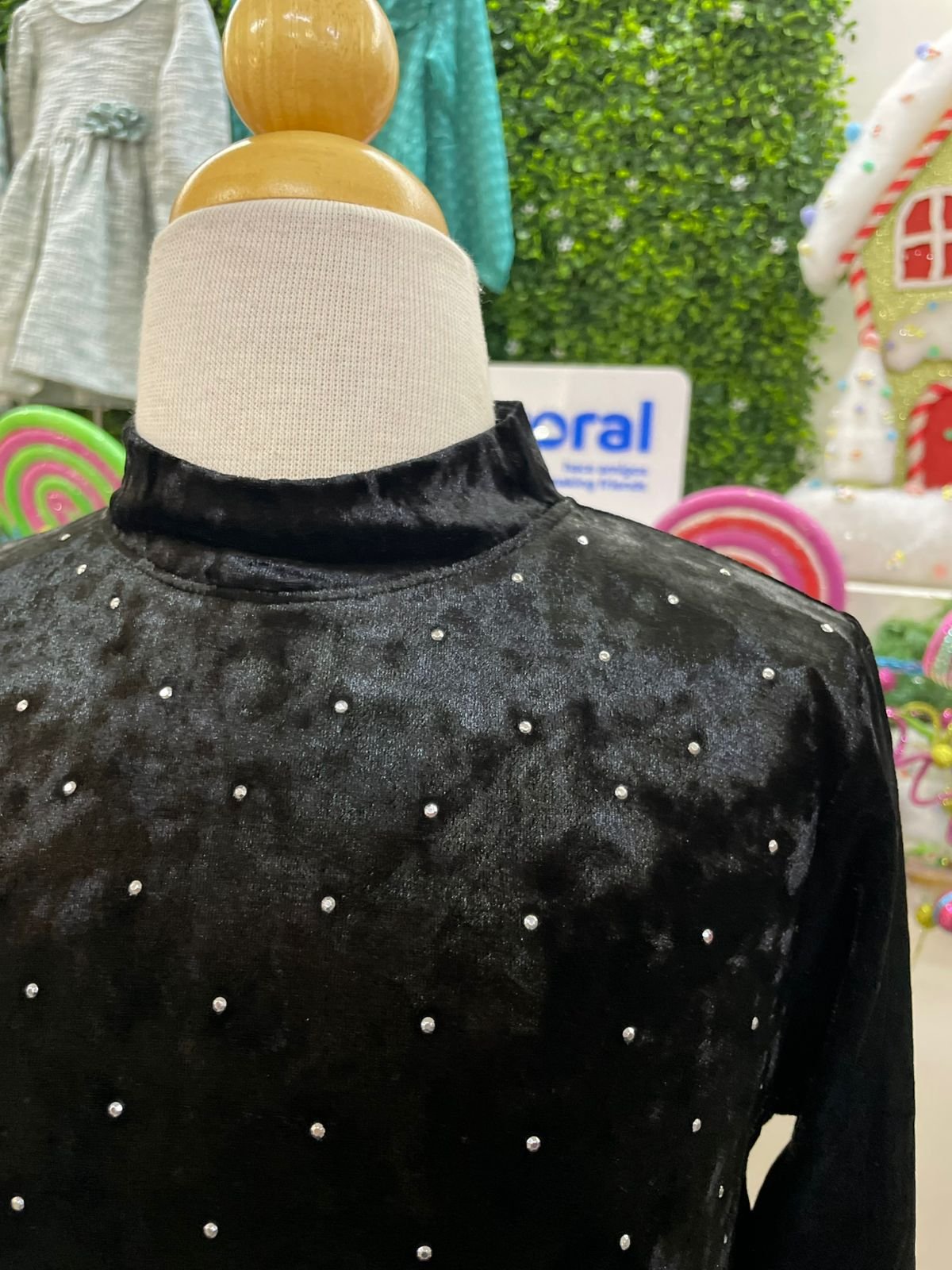 vestido recto manga larga terciopelo con destellos plata