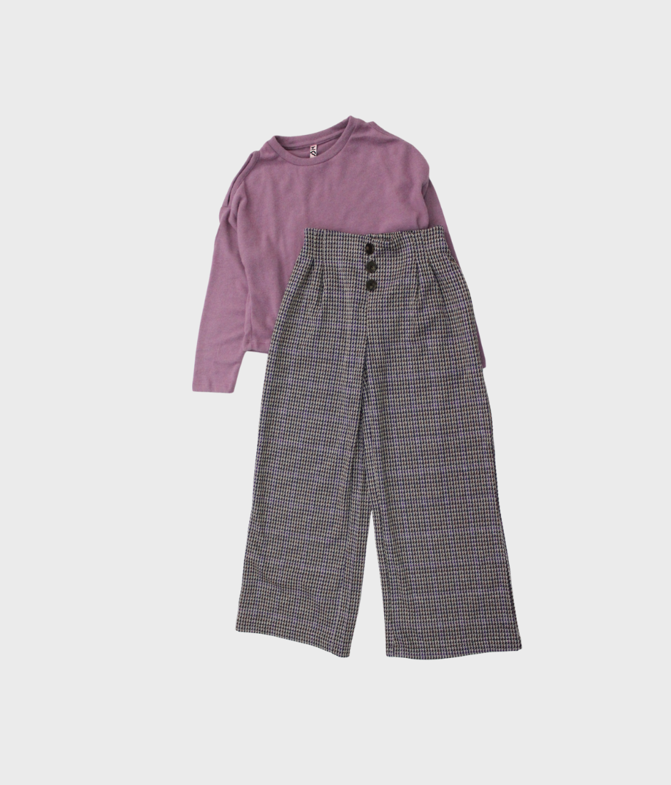 set jersey morado y pantalón interlock beige