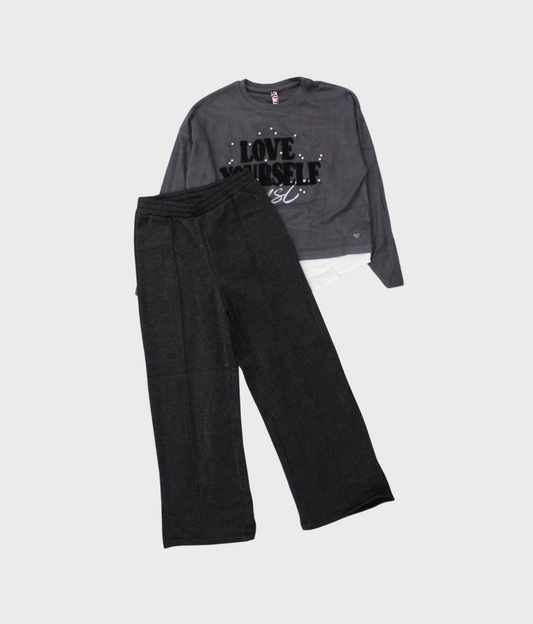 set sudadera gris y pantalón fleece negro