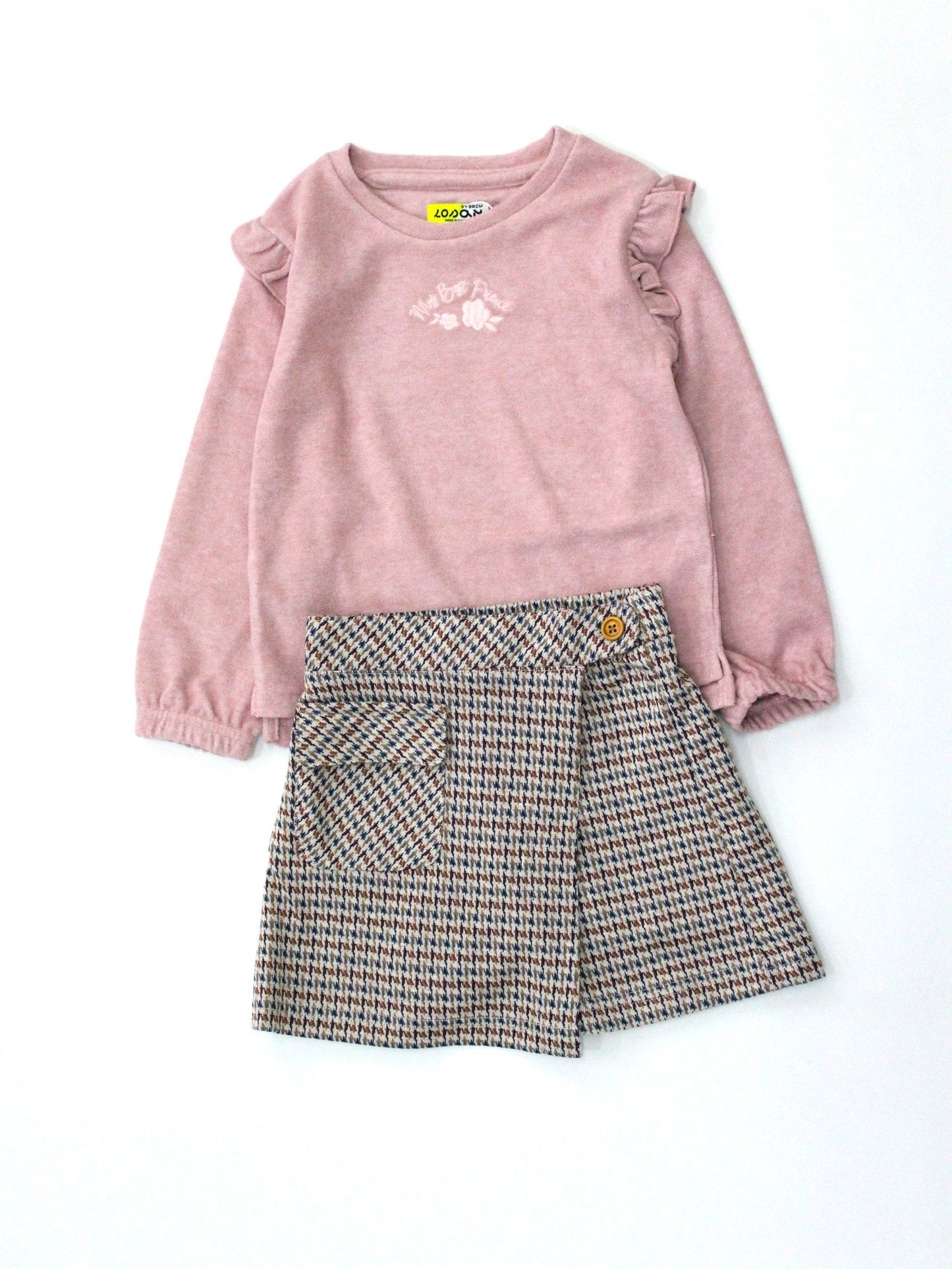 set falda a cuadros con blusa rosa ocre