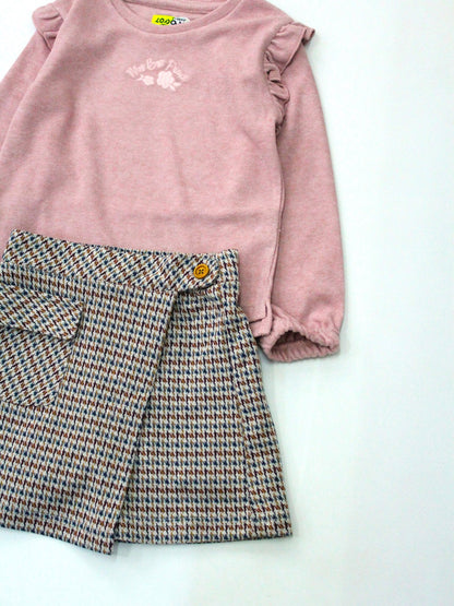 set falda a cuadros con blusa rosa ocre