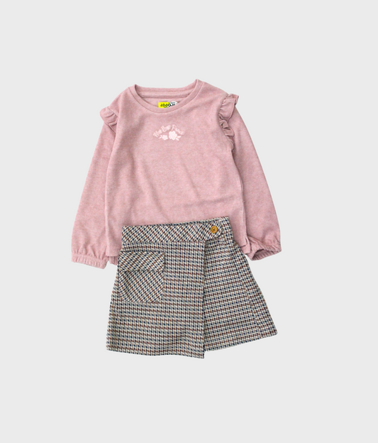 set falda a cuadros con blusa rosa ocre