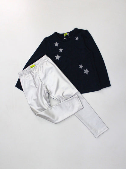 set camiseta azul marino con pantalón polipiel