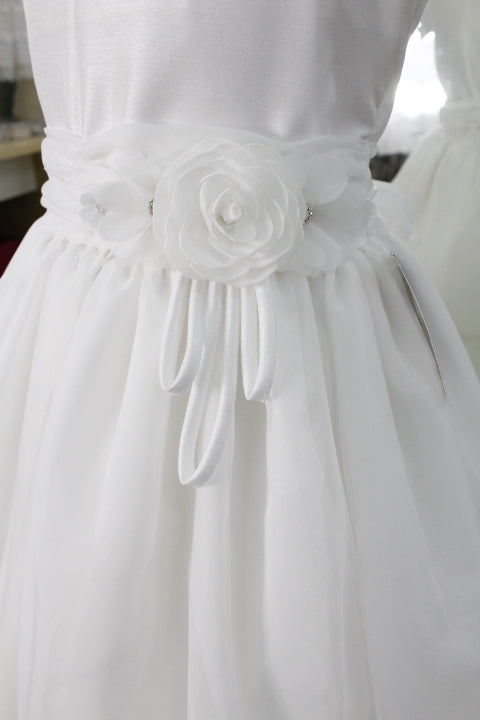 Vestido primera comunión color perla en shantu con gaveado a mano