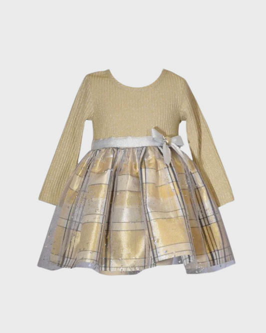 vestido color miel con falda satinada