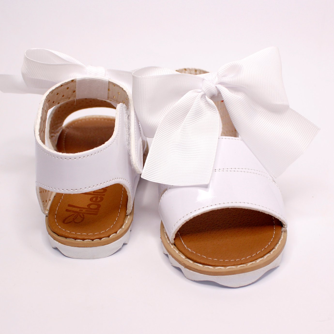 huarace blanco con liston y suela blanca