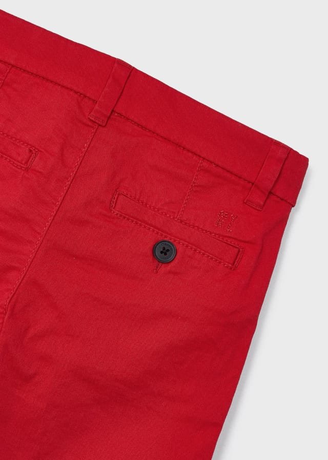 bermuda color rojo