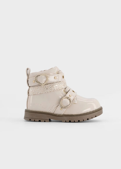 botin biker crudo charol para niña