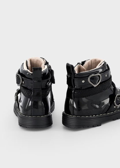 botin biker negro charol para niña