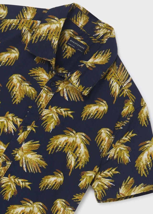 camisa azul estampado tropical