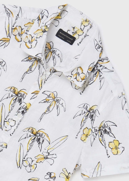 camisa blanca diseño tropical