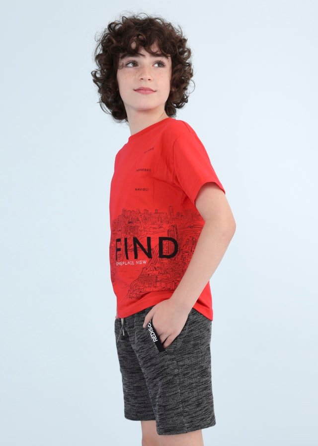 conjunto 2 piezas, camiseta roja con short tipo pants