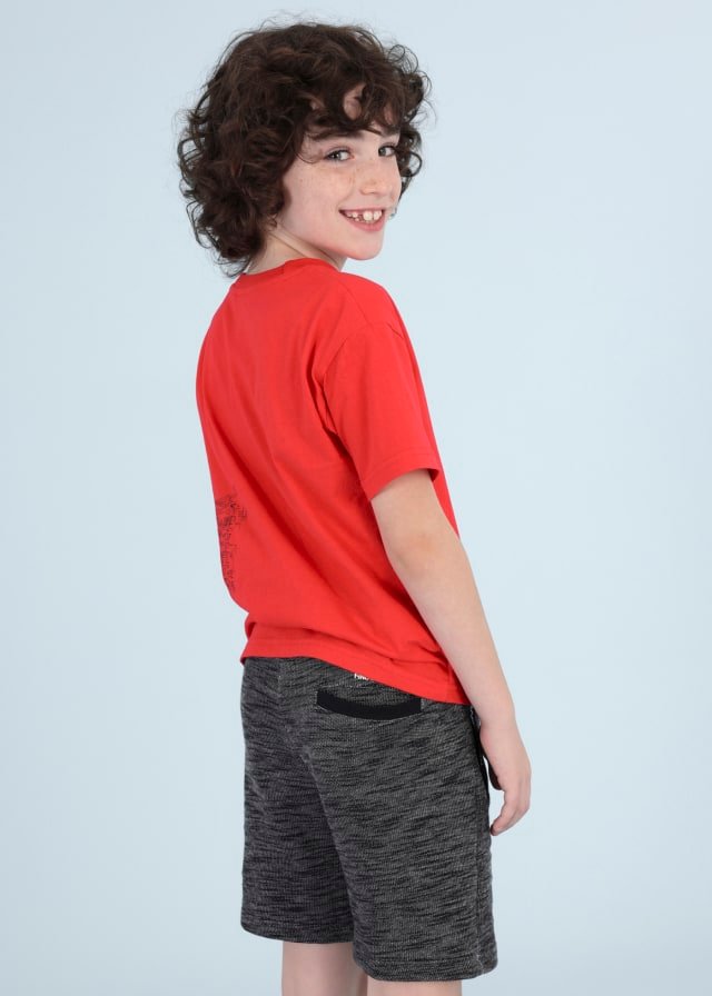 conjunto 2 piezas, camiseta roja con short tipo pants