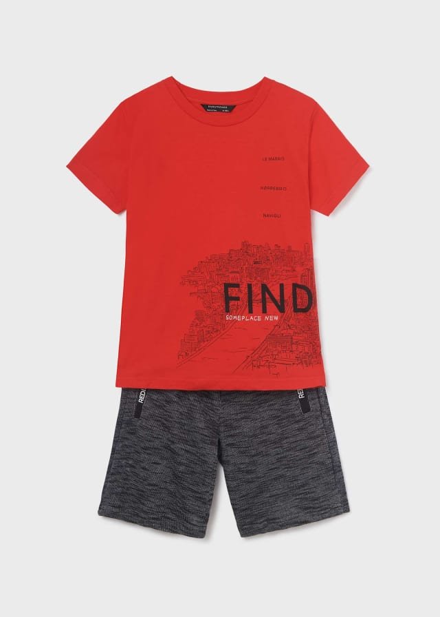 conjunto 2 piezas, camiseta roja con short tipo pants