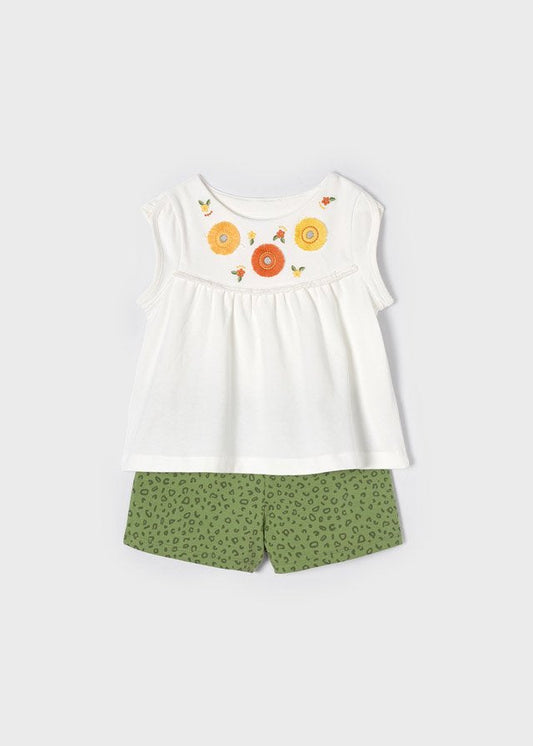 conjunto de short oliva y blusa bordada mayoral