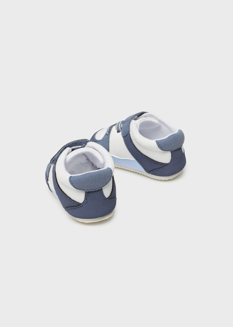 tenis deportivos, color azul para bebe