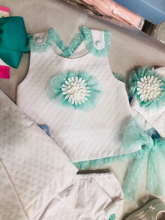 conjunto vestido y cubre pañal babine con verde esmeralda