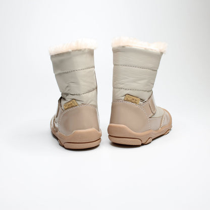 bota alta cruda con rosa