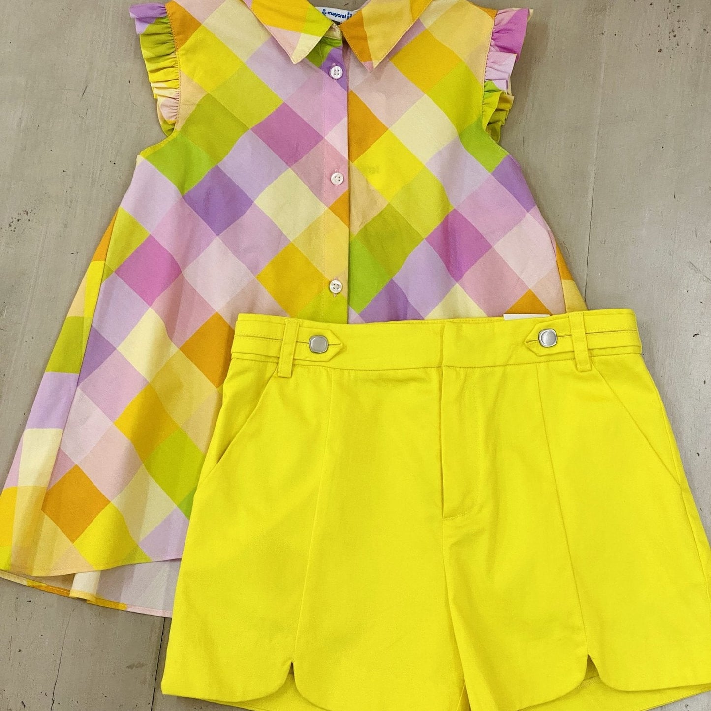 Set blusa malva cuadros, short verde limon