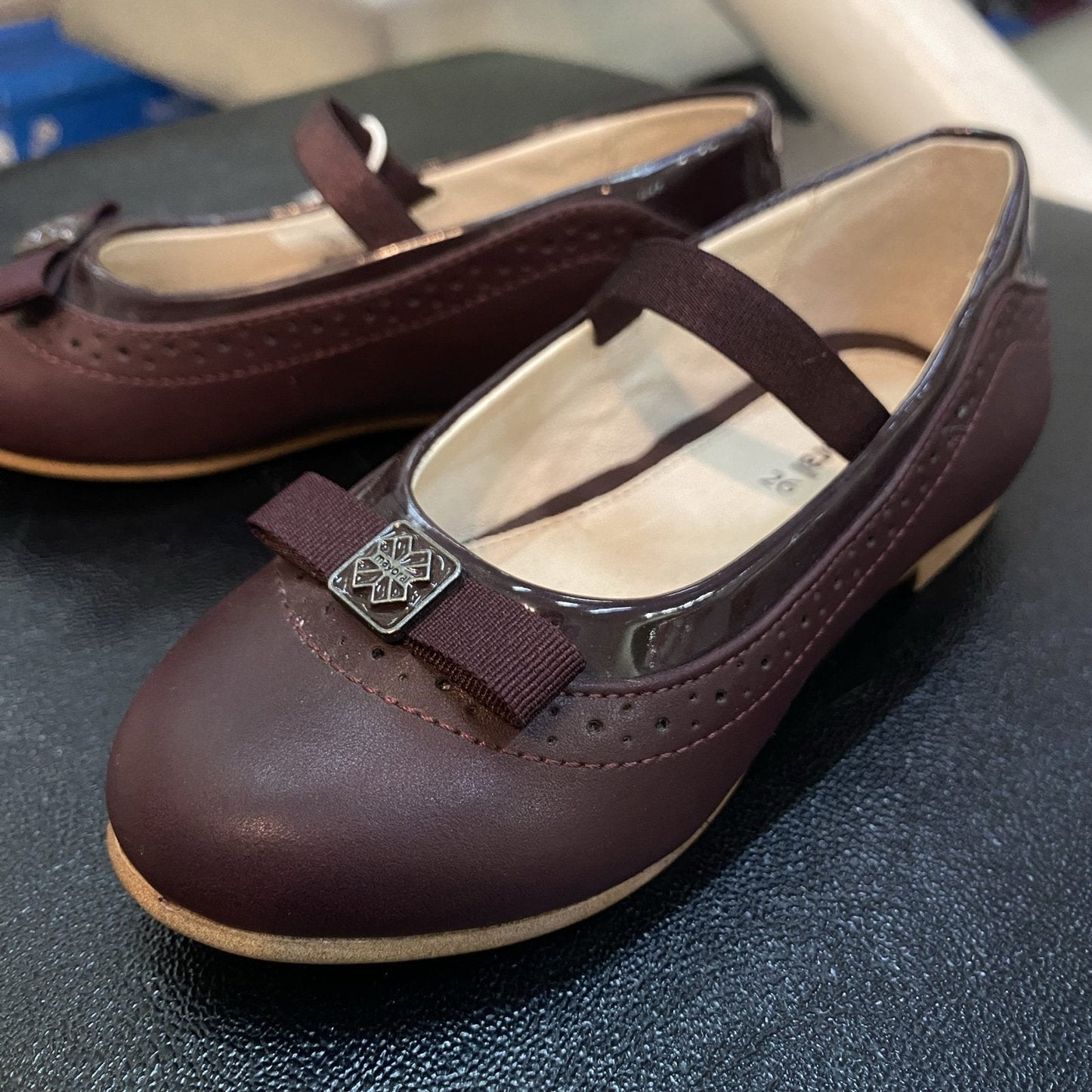 zapato color vino mayoral