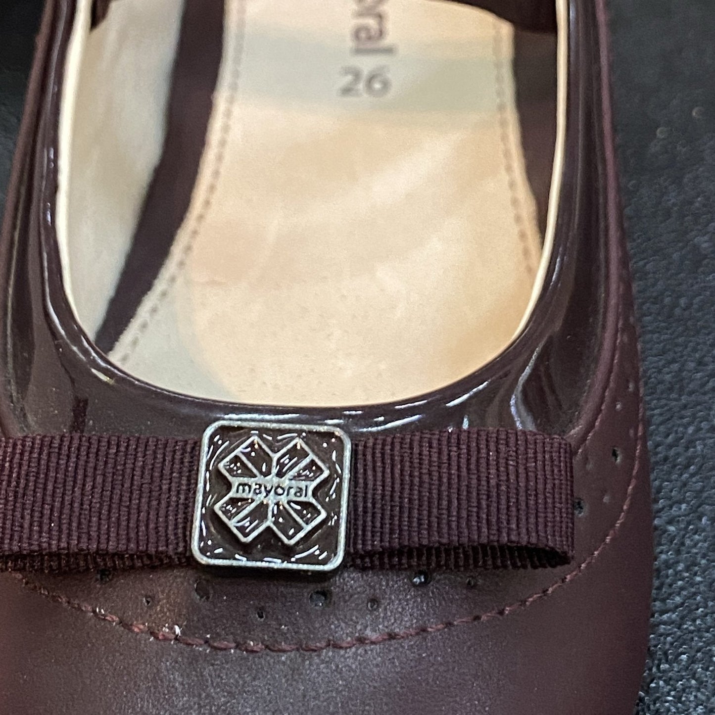 zapato color vino mayoral