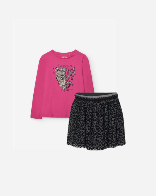 Conjunto falda tul negro con camiseta rosa