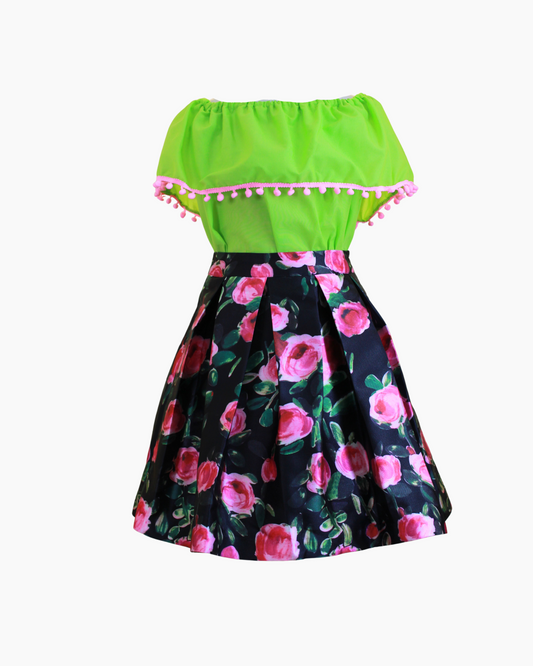 Set Patrio Falda Color Negro Con Flores y Blusa Campesina Color Verde con Pompones Rosas