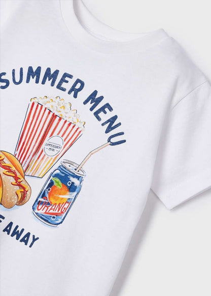 playera color blanco con estampado
