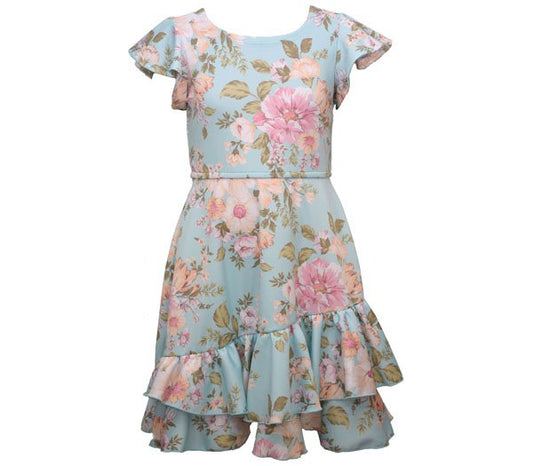 vestido floral con olan en la falda