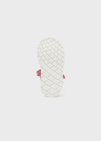 huarache rosa chicle con velcro para cierre