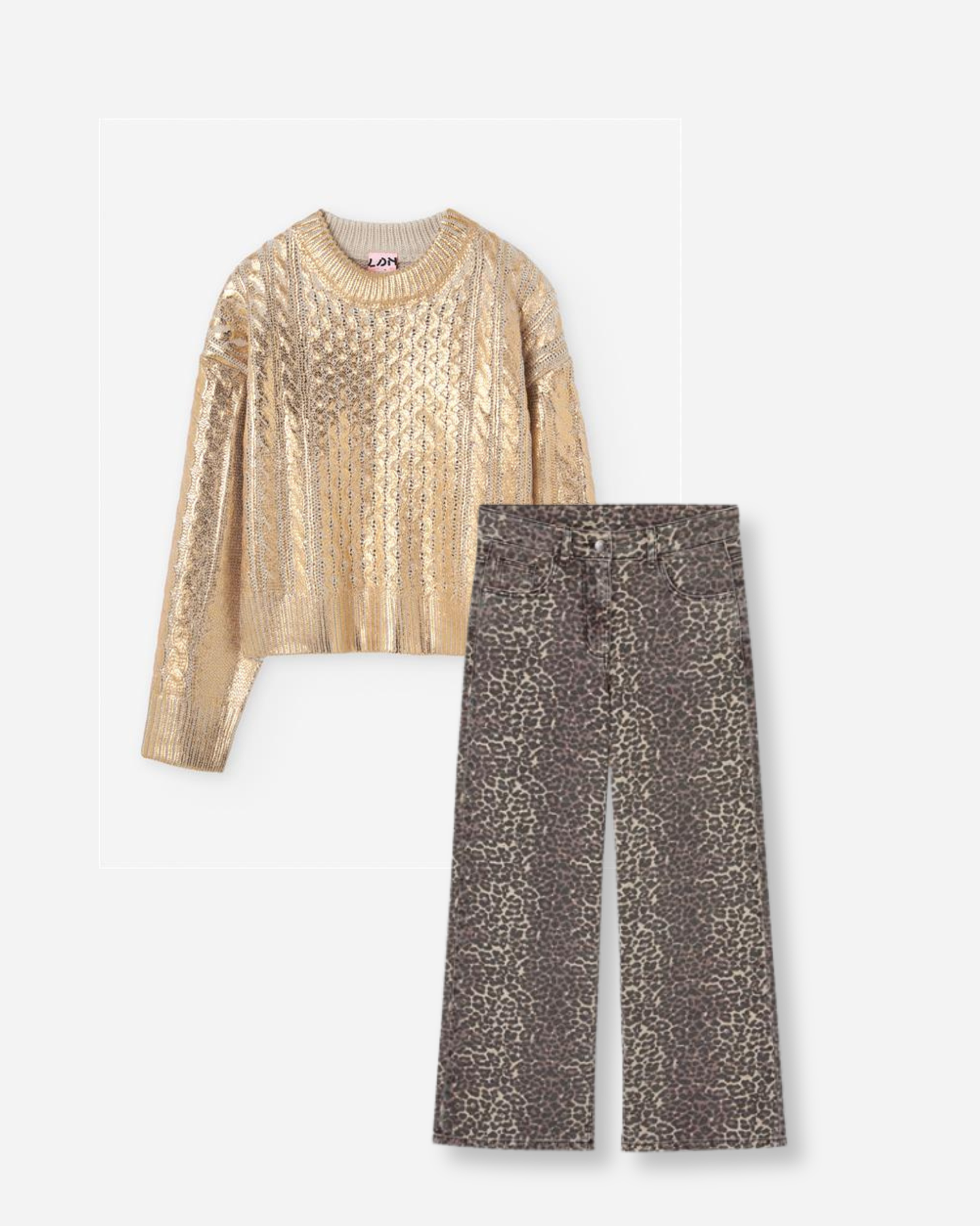 Conjunto sweater oro y pantalón recto animal print