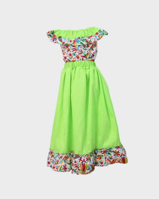 Set Patrio Falda Adelita, Blusa Campesina Color Verde Fluorescente con Olan