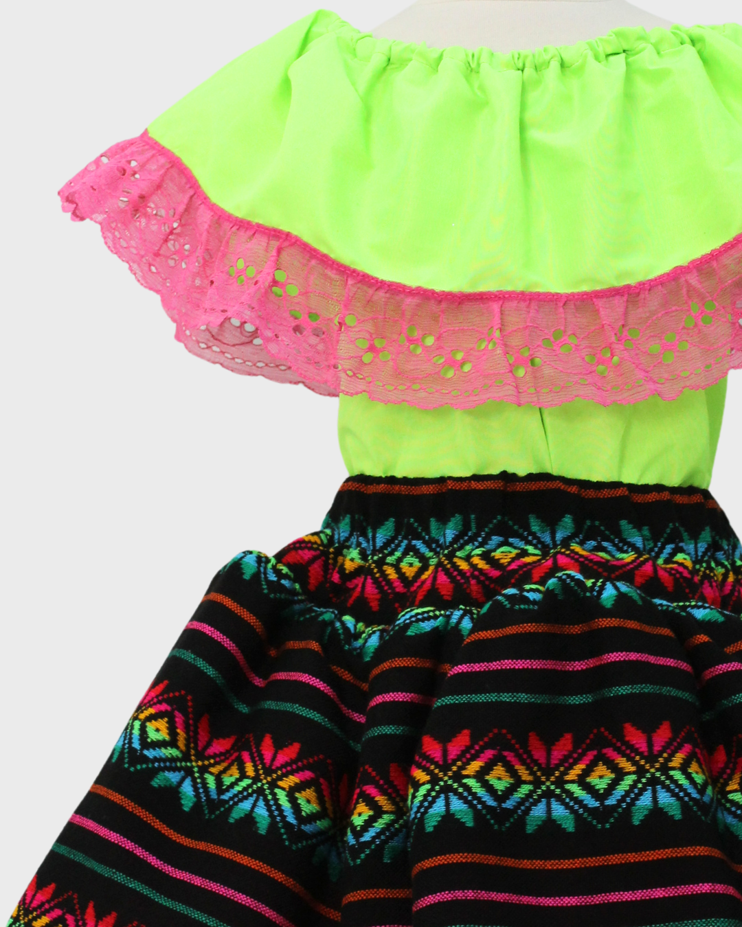 Set Patrio Falda Tipo TuTu Cambaya Colores y Blusa Campesina verde con olan encaje rosa