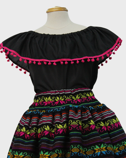 Set Patrio Falda Tipo TuTu Cambaya Rayada y Blusa Campesina Negro Pompones Rosa