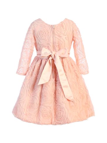 Vestido blush rosetones, cinto satin